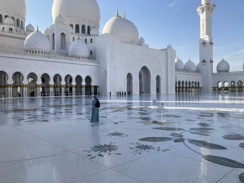 Главный вход мечети