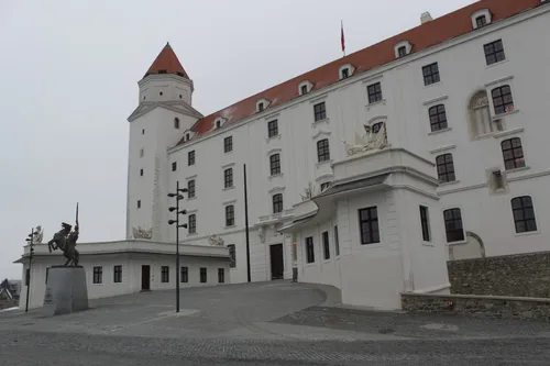 Заглавная фотография к статье Братиславский Град