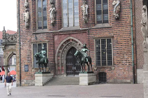 Заглавная фотография к статье Бремен