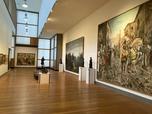 Картины в музее изящных искусств