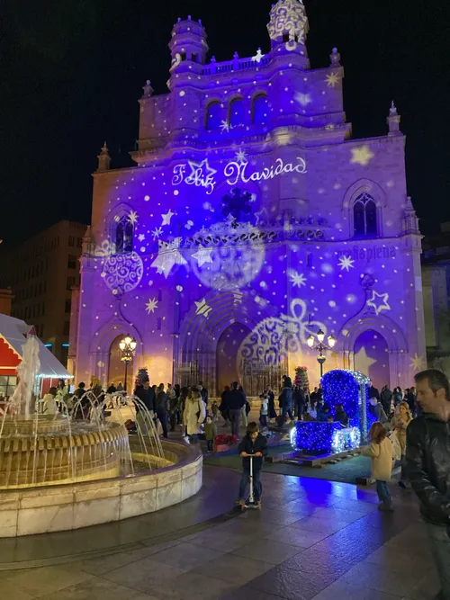 Новогодняя подсветка собора Святой Марии