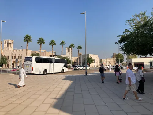 Улочка с автобусом