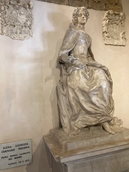 Елена Корнаро Пископия
