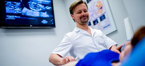 Заглавная фотография к статье Беременность и роды в Польше. Скрининги или УЗИ при беременности.