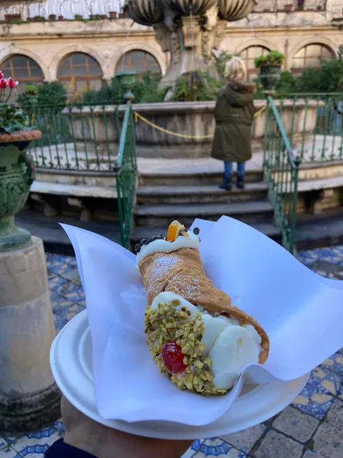 Канноли в женском монастыре