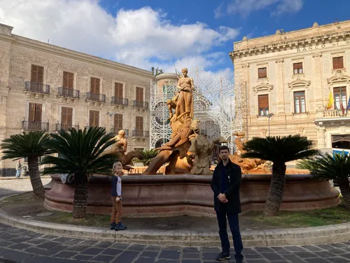 Заглавная фотография к статье Сиракузы