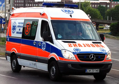 Заглавная фотография к статье Как вызвать скорую в Польше?